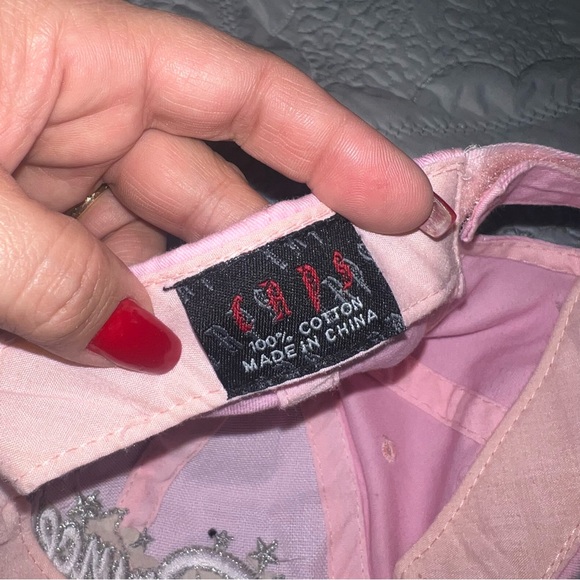 ♥️🌺♥️  2 Used caps 🧢 - Picture 3 of 5